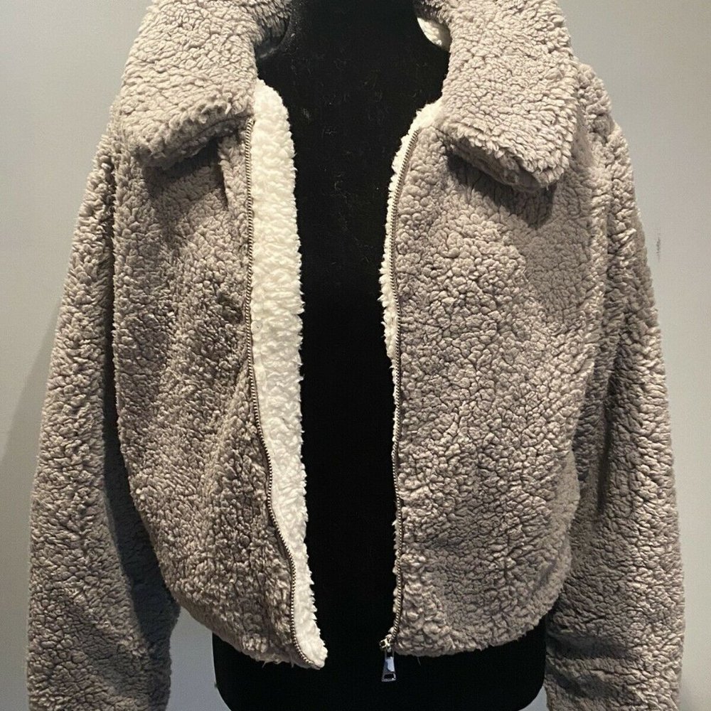 NEW Francesca's Cropped Sherpa Fuzzy Jacket - Picture 2 of 8